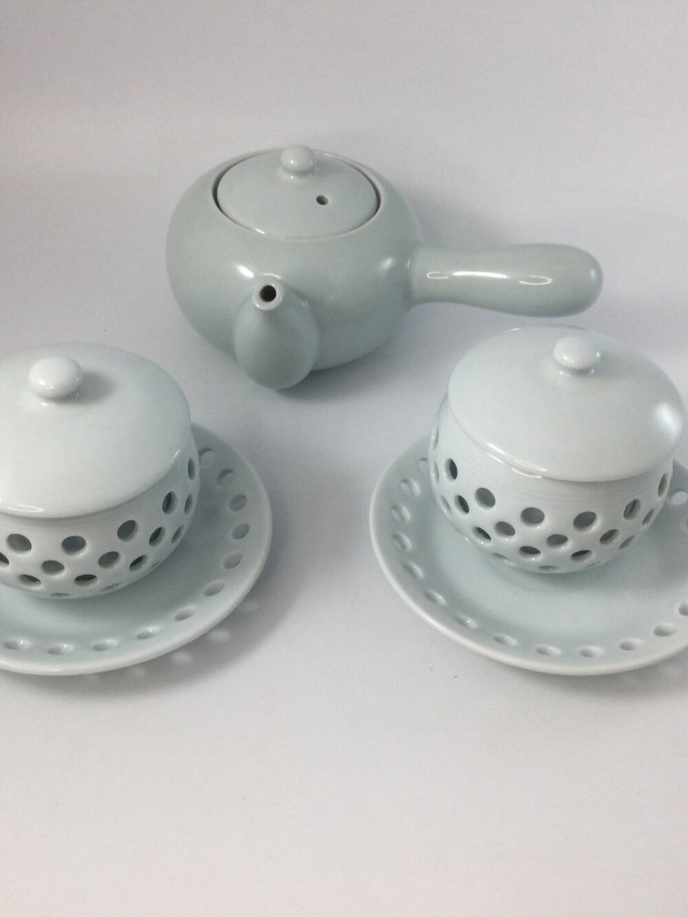 Vintage Lidded Porcelain Teacups Saucers Teapot Perforated Linglong Blue READ